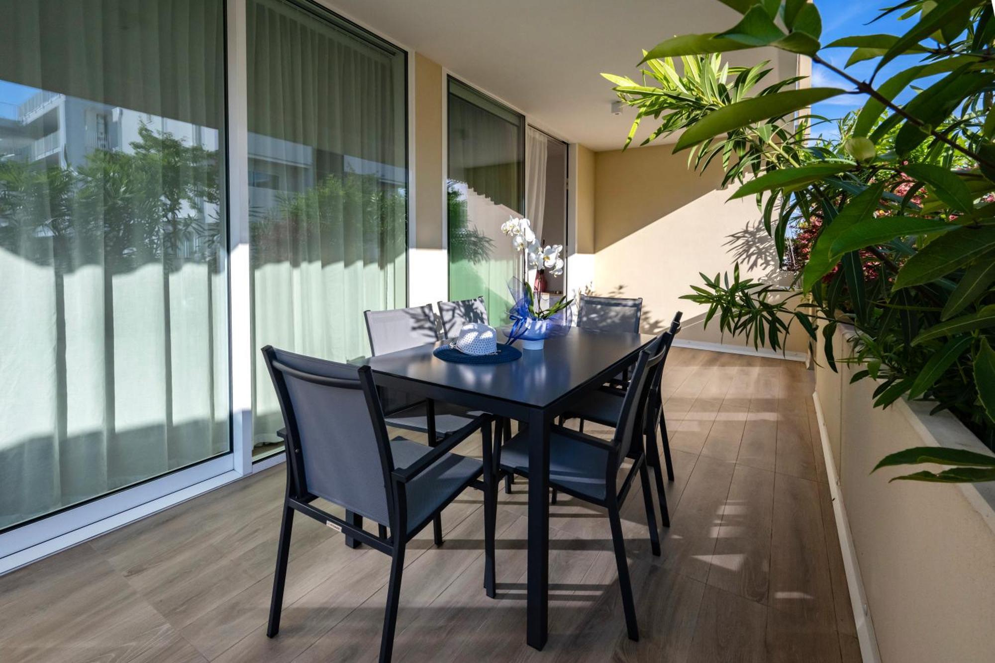 Sunlight Apartment *