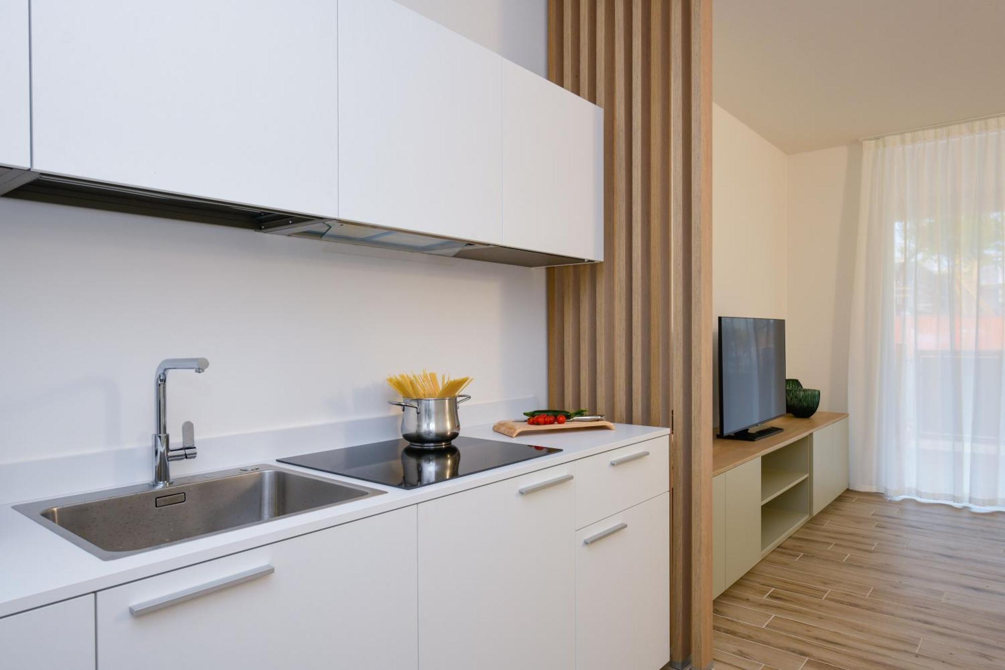 Sunlight Apartment *